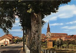 82-CAUSSADE- VUE AVEC L'EGLISE A L'ARRIVEE DE MONTAUBAN - Caussade