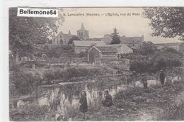 Cpa Dept 86 - Lencloître - L'église Rue Du Pont (circulé En 1906 - Voir Scan Recto-verso) - Lencloitre
