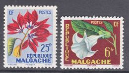 Madagascar Flowers 1959 Mi#440-441 Mint Hinged - Ungebraucht