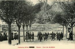 Nevers * Institution Millet * Cour De Récréation * Jeu Saut à La Corde * école - Nevers