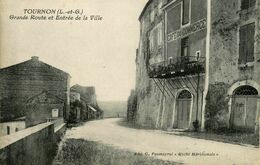 Tournon * Grande Route Et Entrée De La Ville * Café Du Commerce - Tournon D'Agenais