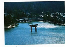 Japon  Châsse D 'Itsukushima   Et Son  Grand Portique (Miyajima Hiroshima) N°5680  TBE - Hiroshima
