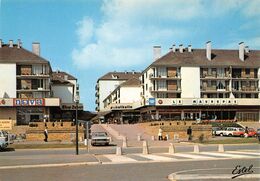 MAUREPAS - Le Centre Commercial Principal - Supermarché Nova - Maurepas