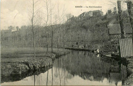 Ernée * La Noë Guesdon  * Lavoir Laveuse - Ernee