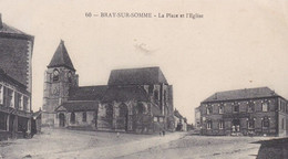 80 / BRAY SUR SOMME / LA PLACE ET L EGLISE - Bray Sur Somme