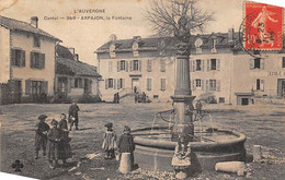 Arpajon Sur Cère      15        Place Et Fontaine       (voir Scan) - Arpajon Sur Cere