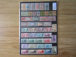 LOT DE 100 TIMBRES DE S.P.M. , NEUFS , (b) - Collections, Lots & Séries