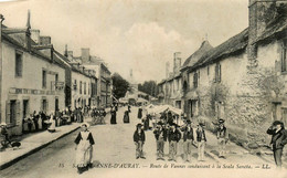 Ste Anne D'auray * Route De Vannes Conduisant à La Scala Sancta * Foire Marché Troupe Musiciens Fête - Sainte Anne D'Auray