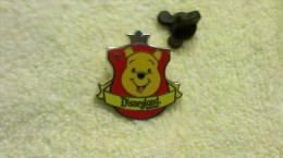 Disney PIN'S  DLR - 2012 Invisible Mickey Series - Crest Collection - Winnie L'Ourson - Disney