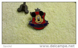 Pin's Disney  DLR - 2012 Invisible Mickey Series - Crest Collection - Mickey Mouse - Disney
