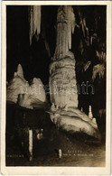 T2 1929 Macocha, Cave Interior - Sin Clasificación