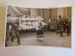 D173612  Esperanto Correspondence   RIGA LATVIA  Old Photo  Folklore - Traditional  Costumes, Dancers  1961 - Esperanto