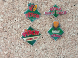 LOT DE 4 PINS BASKET BALL PITCH CHOLET (49) - Basketball