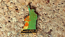 Pin's ATHLETISME - Marathon NEW-YORK 92 Francis De Carvalho Statue Liberté - Verni époxy - Fabricant ARKOS - Leichtathletik