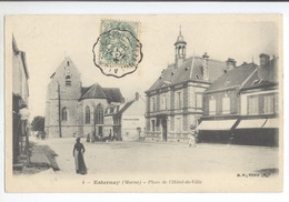 51/CPA A - Esternay - Place De L'Hotel De Ville - Esternay