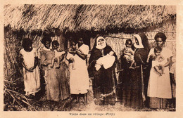 Fidji Iles Fidji Animée Visite Dans Un Village Enfants Religieuses - Fidji