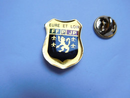 Beau Pin's , Pétanque , FFPJP Eure Et Loir , Blason - Pétanque