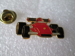 PIN'S    FORMULE 1  FERRARI  1970 - Ferrari