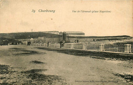 Cherbourg * Vue De L'arsenal * Place Napoléon - Cherbourg