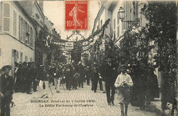 Dourdan * Festival Du 1er Juillet 1906 * Le Défilé Faubourg De Chartres * Gendarmes * Carnaval Cavalcade * Fête Locale - Dourdan