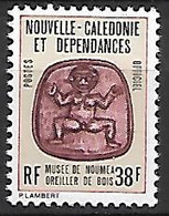 NOUVELLE  CALEDONIE   -   Service   -   1985  . Y&T N° 37 **.   Oreiller De Bois - Service