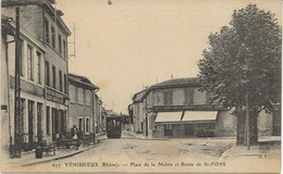 VENISSIEUX - RHONE -  PLACE DE LA MAIRIE ET ROUTE DE ST FONS - ANNEE 1905 - Vénissieux