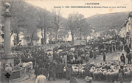 Chaudesaigues         15         La Grande Place Un Jour De Foire        (Voir Scan) - Andere & Zonder Classificatie