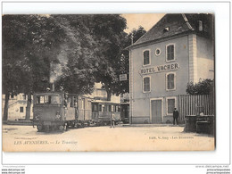 CPA 38 Les Avenieres Hotel Vacher Et Le Train Tramway Ligne De La Tour Du Pin Les Avenières - Les Avenières