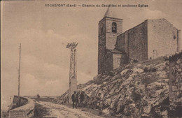 Chemin Du Casteilas Et Ancienne église - Rochefort-du-Gard
