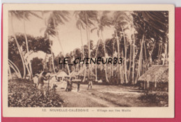 NOUVELLE CALEDONIE--Village Aux Iles WALLIS----animé---cpsm Pf - Wallis Et Futuna