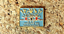 Pin's GYMNASTIQUE -  Atelier Du Madiranais (65) Danse - Peint Cloisonné - Fabricant STEPHANE DIFFUSION - Gymnastique