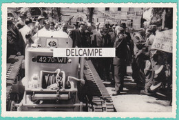 60 -COMPIEGNE ? Exposition Engins Agricoles - Exposant Stand "TABETRY" Tabliers,Faucheuses -Carte Photo G.PERRUSSON 1949 - Tractors