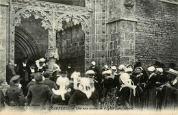 Quimperlé * Une Noce Sortant De L'église St Michel * Mariage Coiffe - Quimperlé