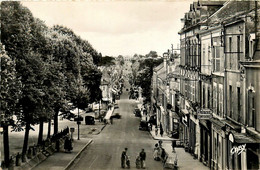 Fontenay Le Comte * Rue Georges Clémenceau Et Rue De La République - Fontenay Le Comte