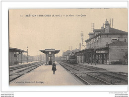 CPA 91 Bretigny Sur Orge La Gare Et Le Train - Bretigny Sur Orge