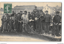 CPA 62 Etaples Sur Mer Distribution Du Café De L'équipage - Etaples