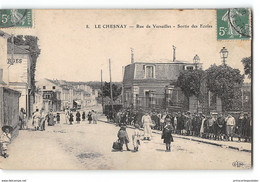 CPA 78 Le Chesnay Rue De Versailles Sortie Des écoles - Le Chesnay