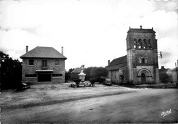 St Martin La Méanne * Place De L'église Et Le Foyer Rural * Citroën 2cv - Sonstige & Ohne Zuordnung