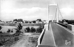 Varades * Le Pont Suspendu * La Loire Et La Meilleraie - Varades