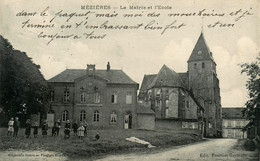 Mézières En Santerre * L'école Et La Mairie Du Village * La Place * Enfants - Other & Unclassified