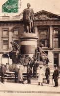 REIMS - La Statue De Louis XV - Reims