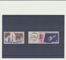 AERIENS 33 Et 34  Neufs Charnieres - Unused Stamps