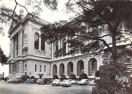 Renault Dauphine Et 4CV Devant Le Palais Océanographique De MONACO + Timbre - Museo Oceanográfico