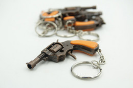 Vintage TOY GUN :  UNKNOWN - L=6,0cm - Keychain 1960s-70s - Keywords : Cap - Cork Gun - Rifle - Revolver - Pistol - Tin - Sammlerwaffen
