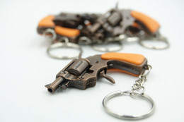 Vintage TOY GUN : COLT - L=6,0cm - Keychain 1960s-70s - Keywords : Cap - Cork Gun - Rifle - Revolver - Pistol - Tin - Sammlerwaffen