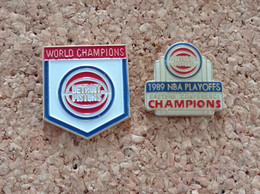 LOT E 2 PINS BASKET BALL NBA DETROIT PISTON WORLD CHAMPIONS PLAY OFFS 1989 - Basketball