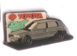 V289 Pin's TOYOTA PRIMERA  Achat Immédiat - Toyota