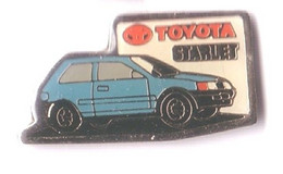 V260 Pin's TOYOTA STARLET  Achat Immédiat - Toyota