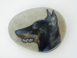 Original Painting Of A Dobermann Dog Hand Painted On A Smooth Beach Stone Paperweight - Presse-papiers