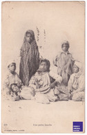 Rare Carte Postale Ancienne Postée De Saida / Oran - Une Petite Famille - Algérie Enfant Photo Geiser Alger D1-109 - Children